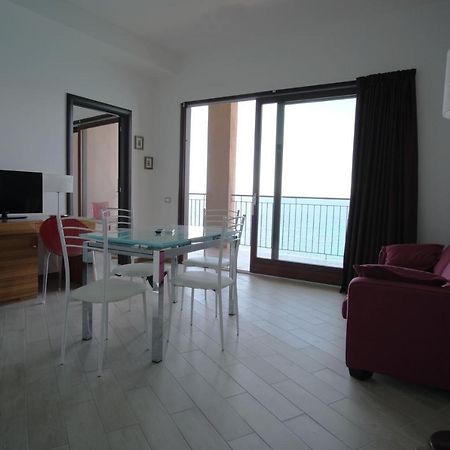 Nuraghe Apartments Teulada Eksteriør billede